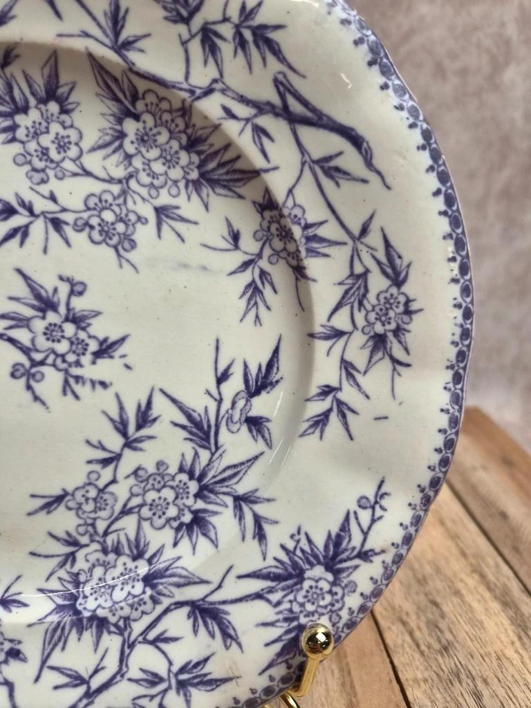 Assiette à dessert ancienne Grigny Rhône Tm & Cie – décor japonisant violet – fin Xixe