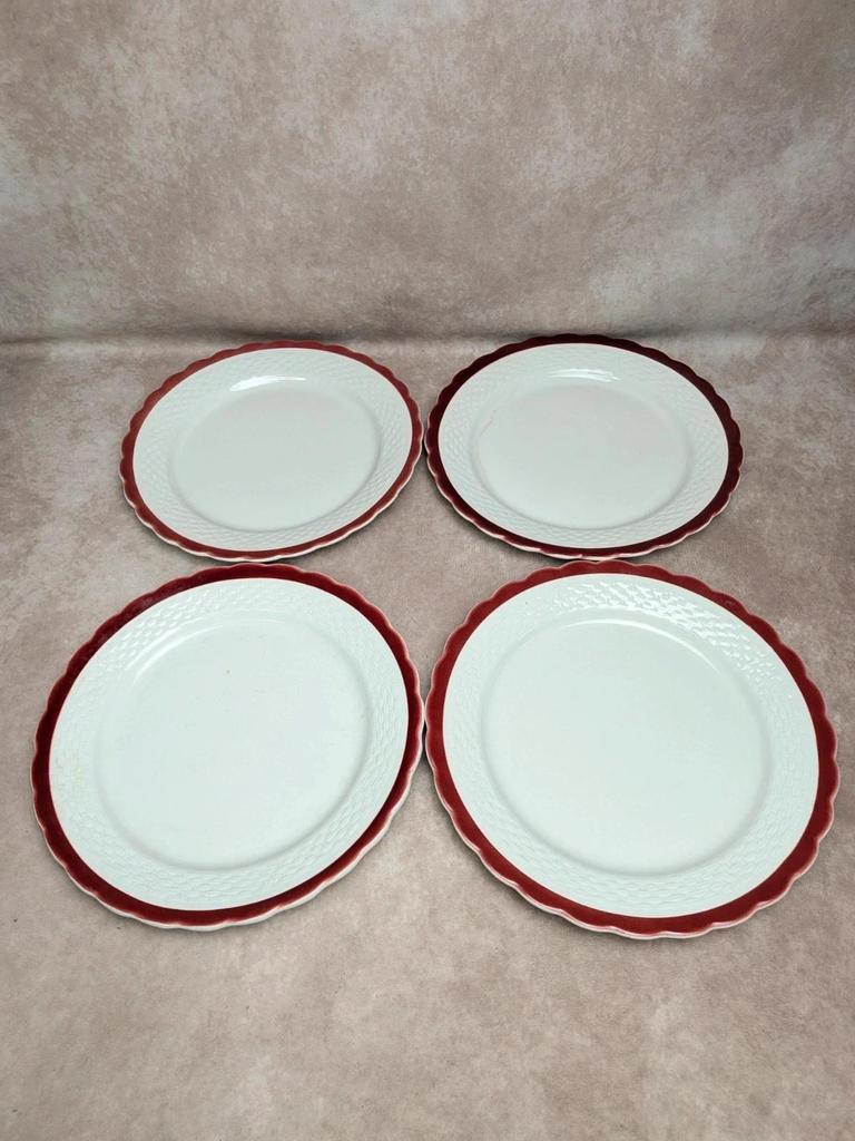 Lot de 4 grandes assiettes anciennes faïence liseré rouge festonné