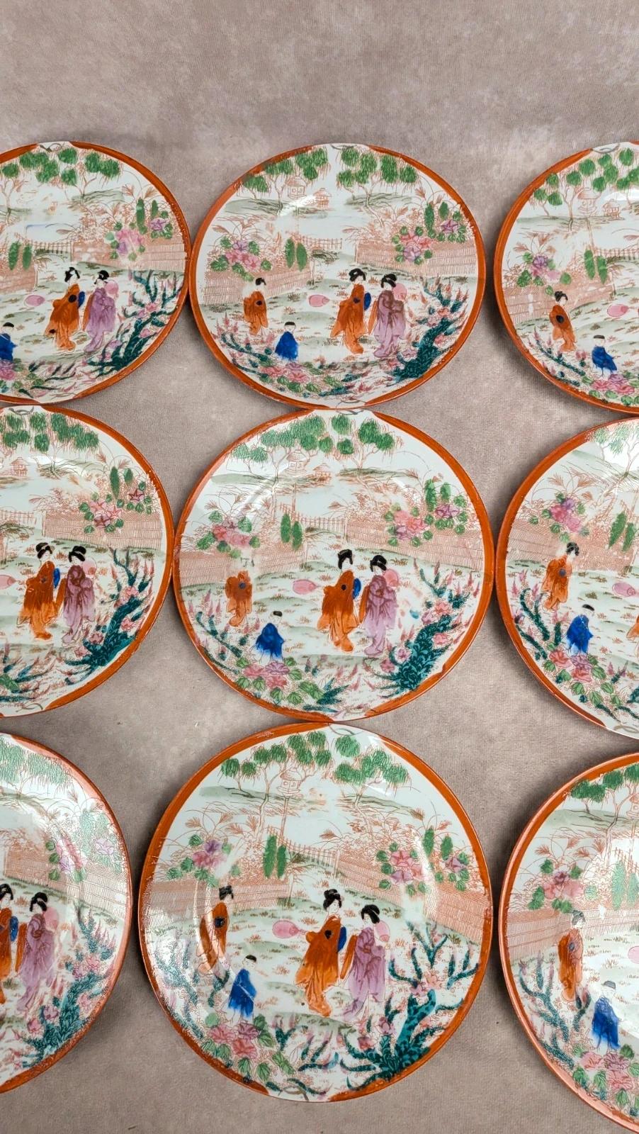 Lot de 9 assiettes + 1 grande assiette style japonais ancien