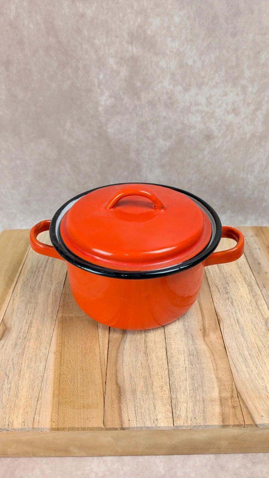 Petite cocotte vintage en fonte émaillée