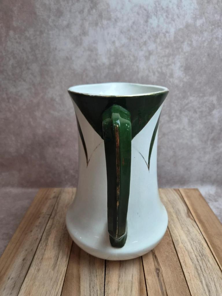Ancien broc de toilette Art déco – Décor géométrique vert et doré – Vase vintage