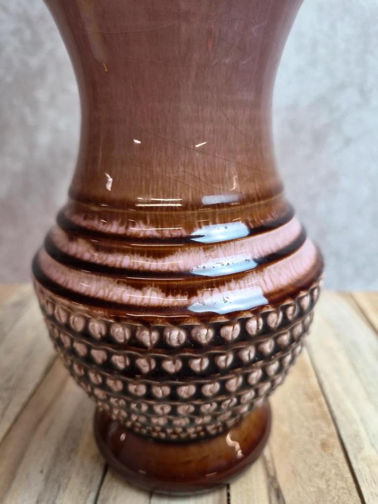 Vase en céramique vintage à décor texturé – tons rose et brun – années 60/70