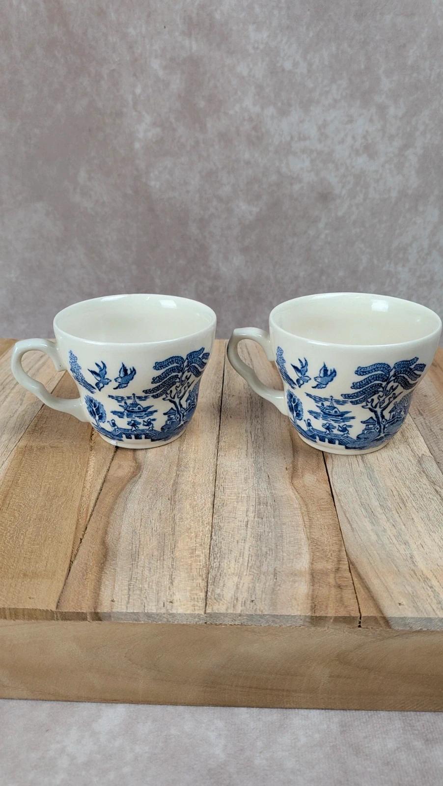 Lot de 2 tasses anglaises décor bleu style Willow