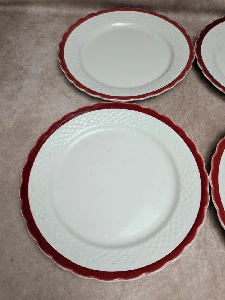 Lot de 4 grandes assiettes anciennes faïence liseré rouge festonné
