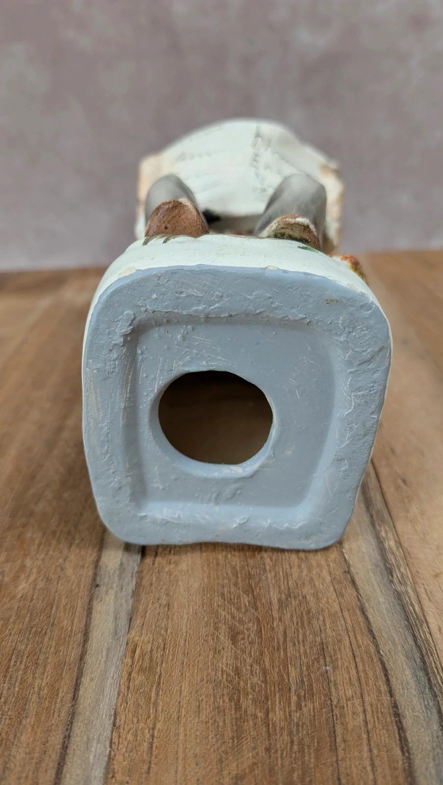 Figurine ancienne homme lisant le journal – Biscuit / porcelaine