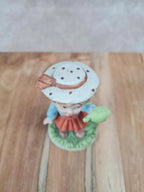 Figurine enfant vintage signée – déco rétro