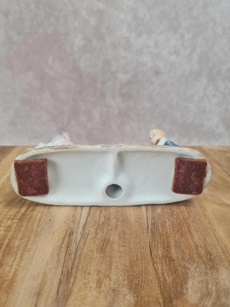 Figurine vintage enfants sur balançoire avec chat 🐱