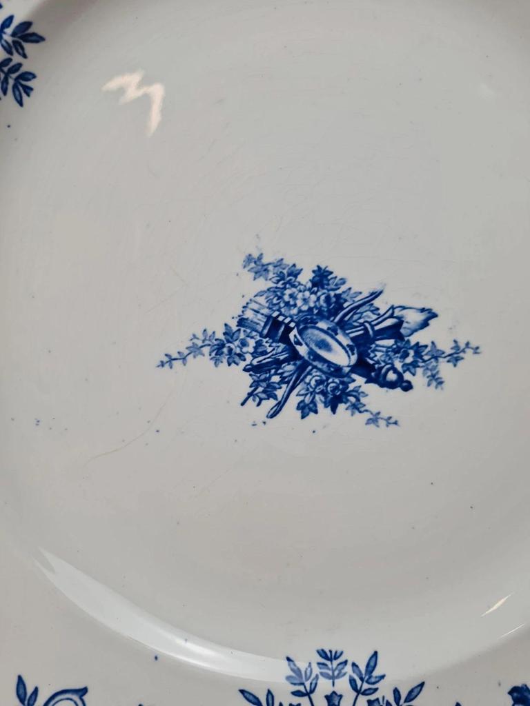 Grand plat ancien Kg Lunéville, décor bleu floral