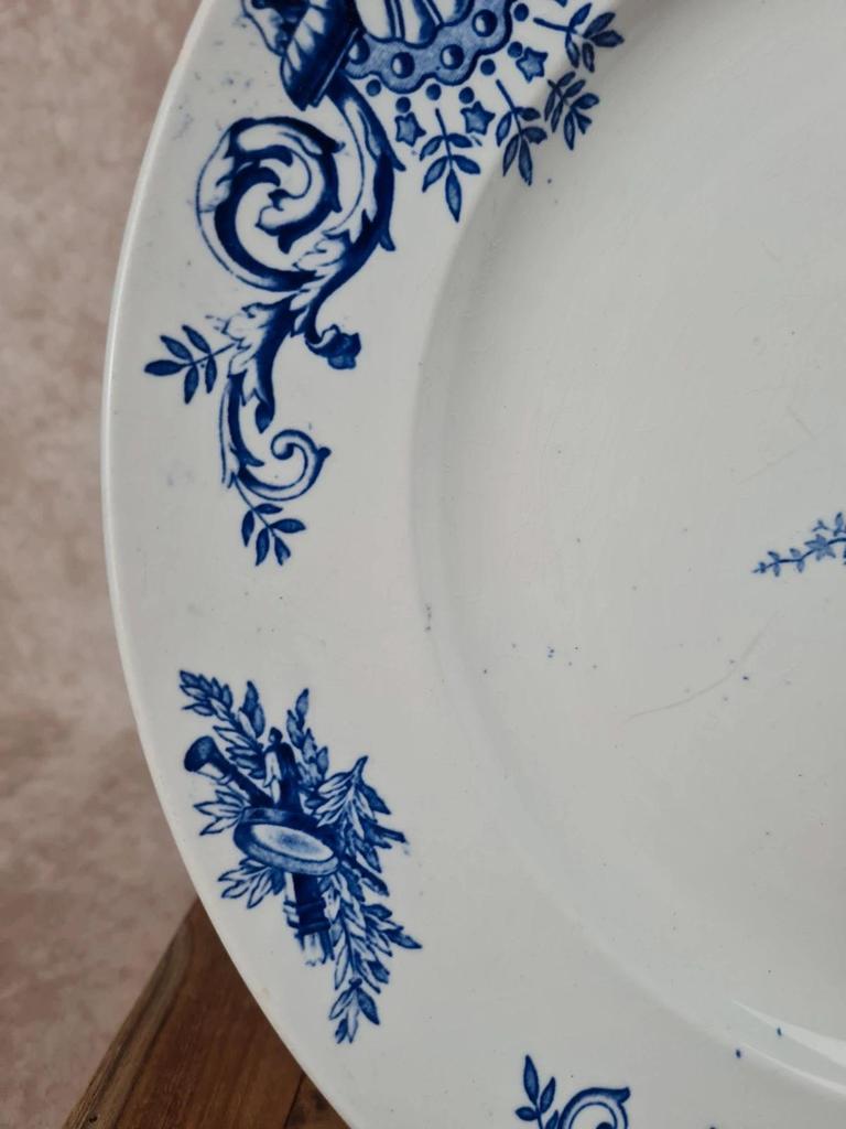 Grand plat ancien Kg Lunéville, décor bleu floral