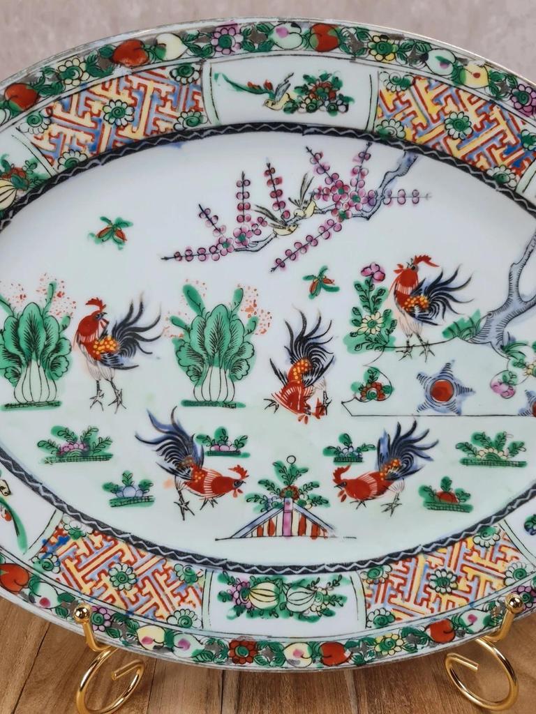 🐓 Grand plat ovale en porcelaine chinoise Famille - rose – décor de coqs et fleurs