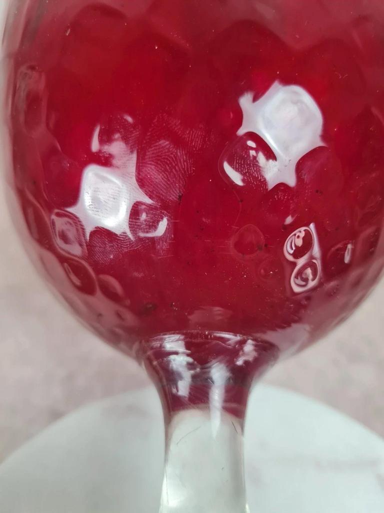 Grand vase en verre rubis sur pied – Empoli, Italie 🌹