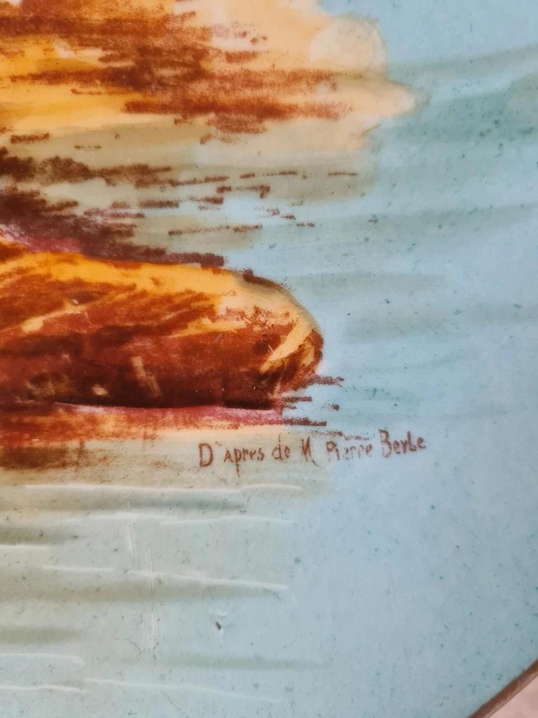 Grande assiette décorative ancienne peinte main – scène de bord de mer 🎨