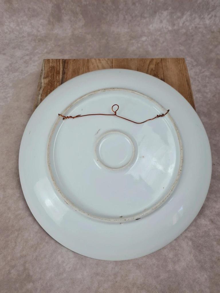 Grande assiette décorative ancienne peinte main – scène de bord de mer 🎨