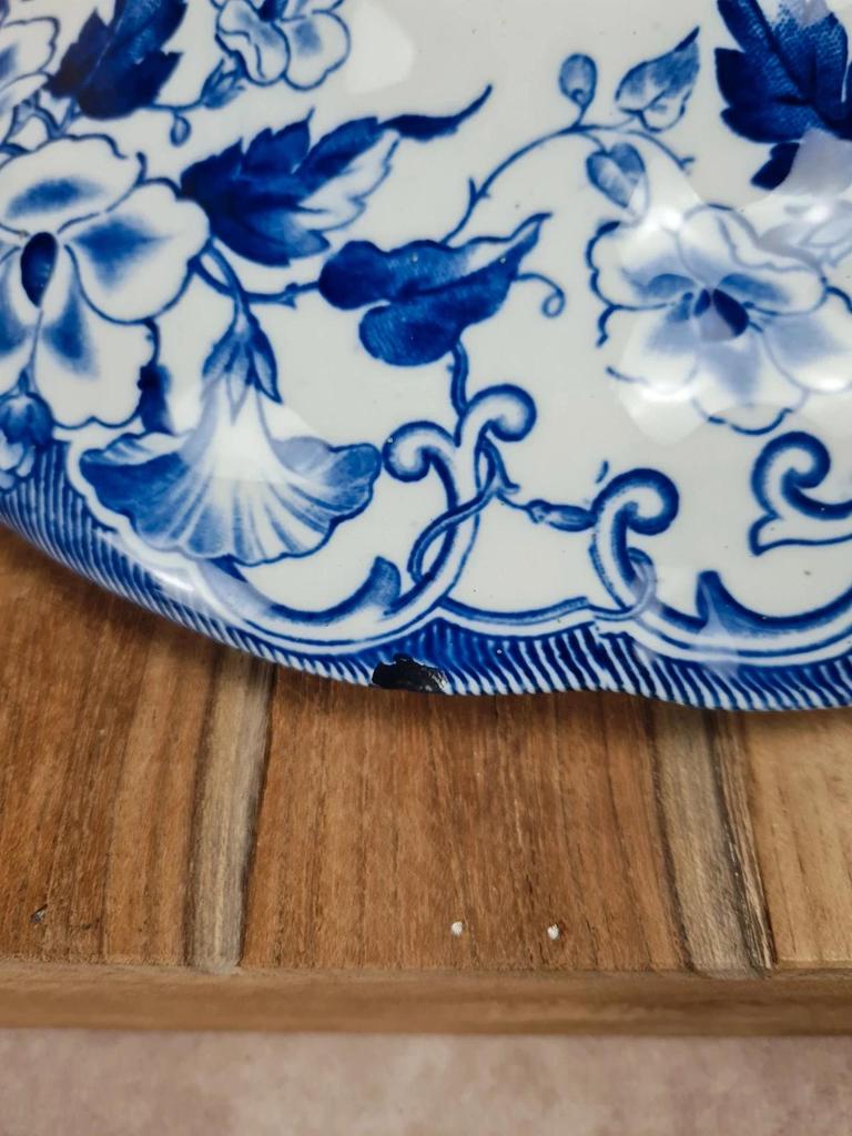 Grande soupière ancienne Creil & Montereau – Modèle Flora