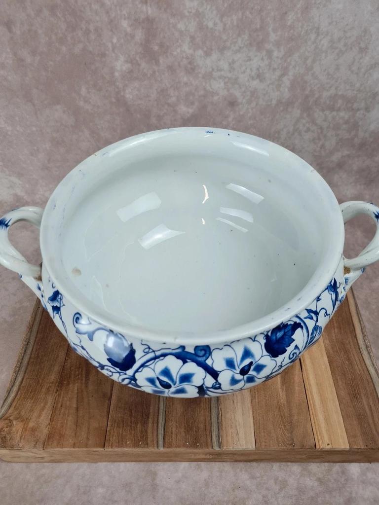 Grande soupière ancienne Creil & Montereau – Modèle Flora