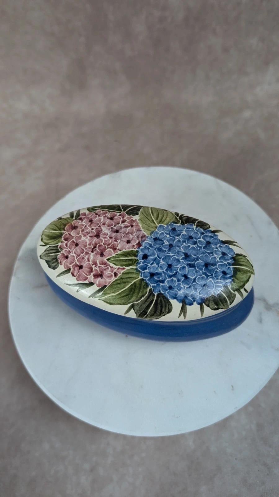 Jolie boîte en faïence peinte à la main Hortensias bleus & roses – A. Silveira Açores