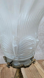 Lampe à poser Art Nouveau « tulipe » en bronze & verre opalin