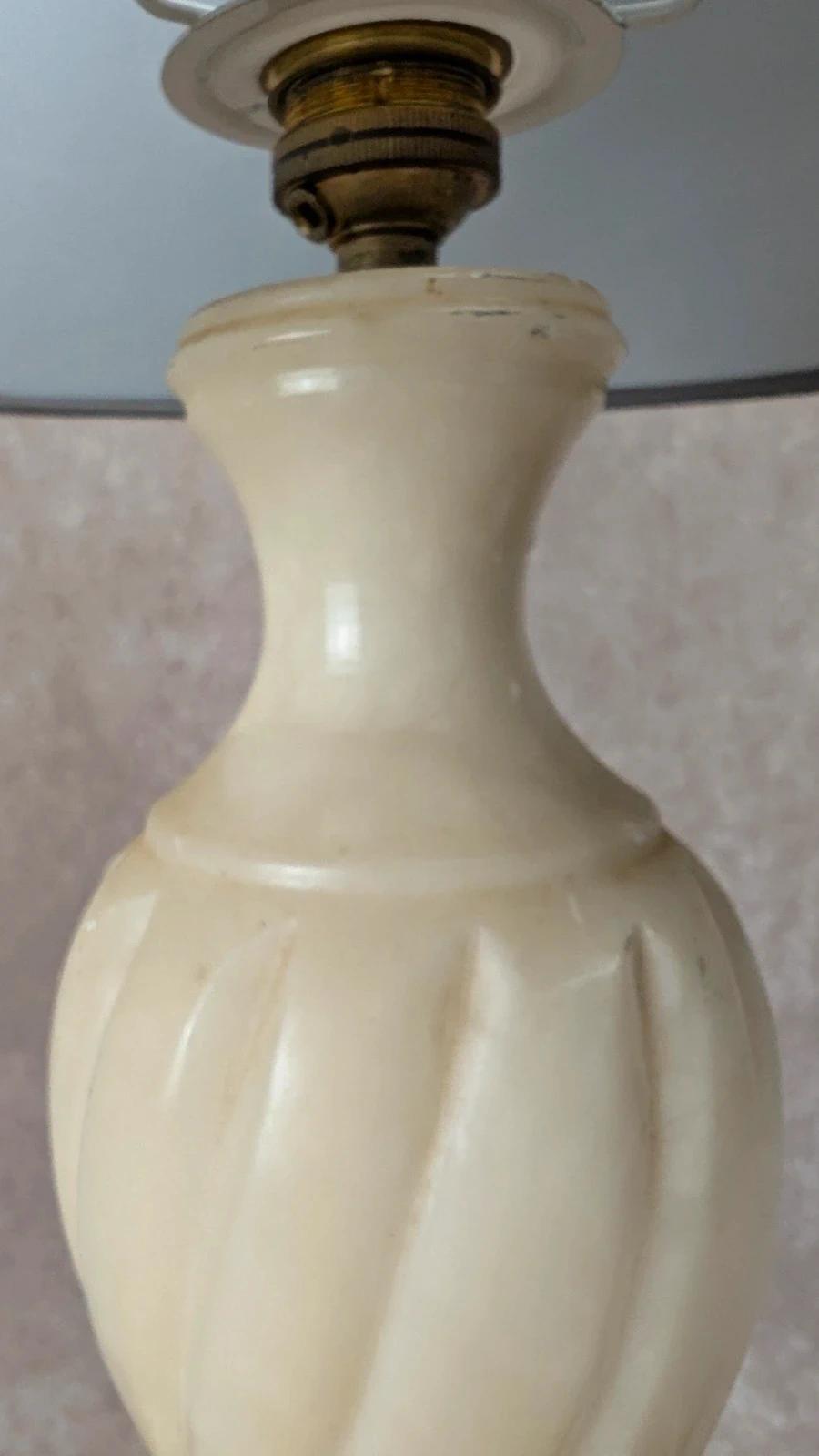 Lampe ancienne en albâtre véritable