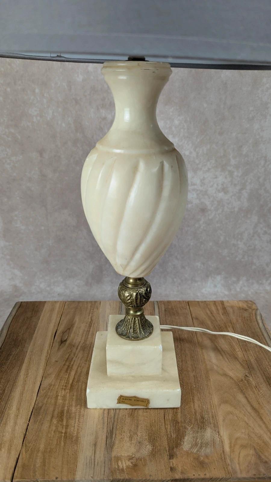Lampe ancienne en albâtre véritable