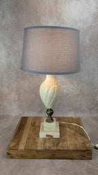 Lampe ancienne en albâtre véritable