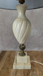 Lampe ancienne en albâtre véritable
