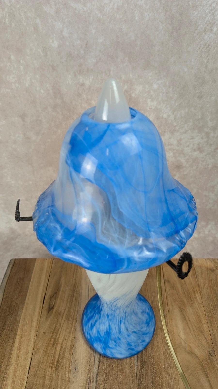Lampe champignon en pâte de verre bleu