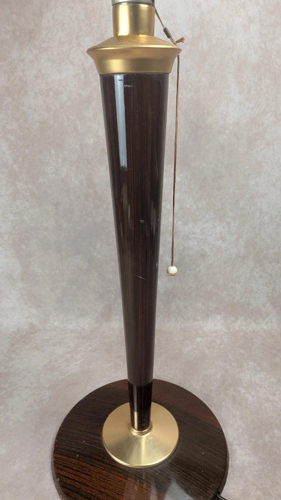 Lampe Mazda ancienne sur pied