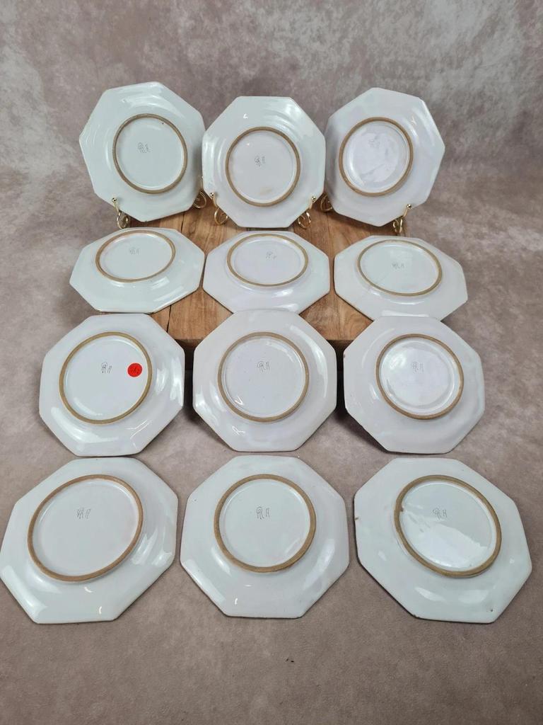 Lot de 12 petites assiettes anciennes Alfred Renoleau, décors différents