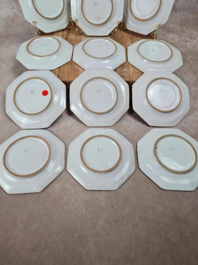 Lot de 12 petites assiettes anciennes Alfred Renoleau, décors différents