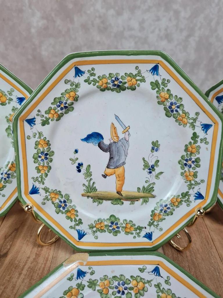 Lot de 12 petites assiettes anciennes Alfred Renoleau, décors différents