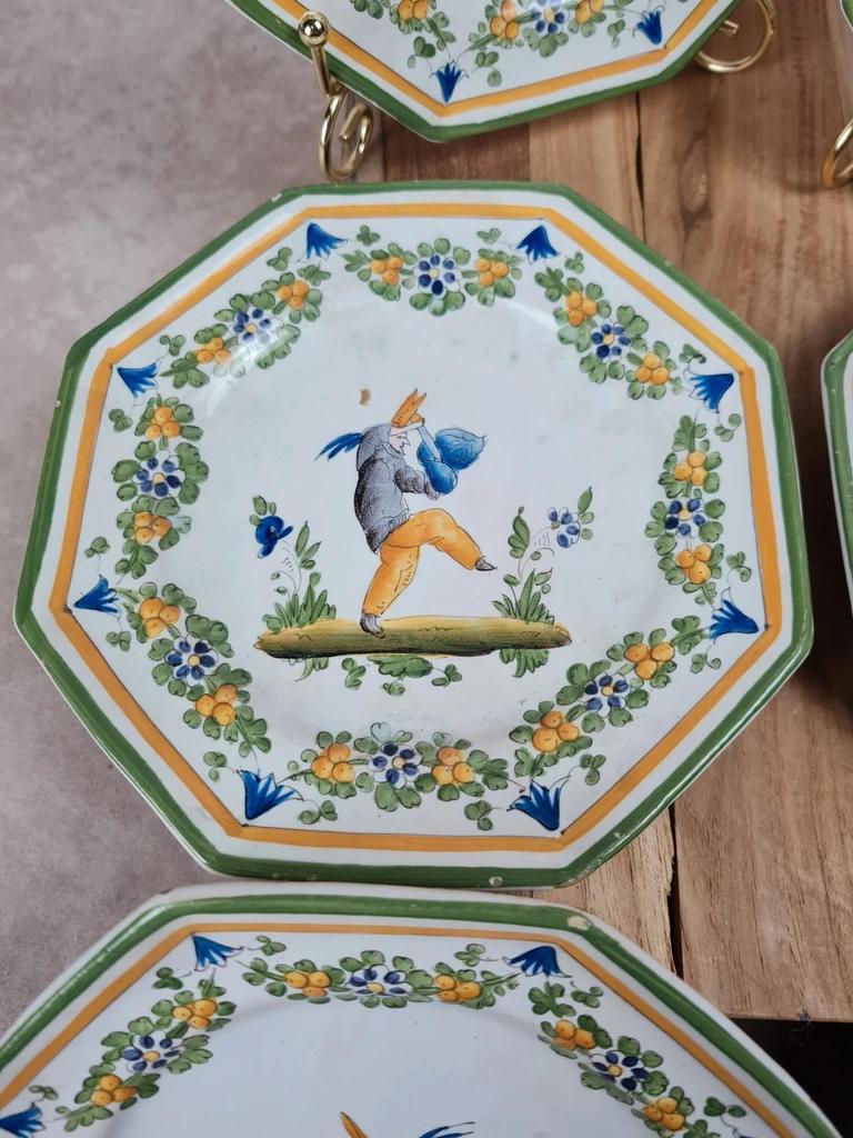 Lot de 12 petites assiettes anciennes Alfred Renoleau, décors différents
