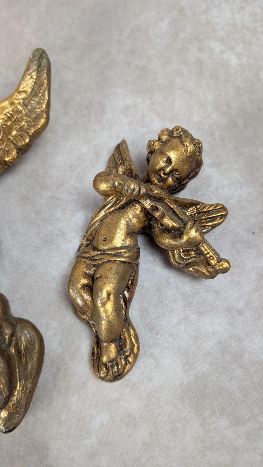 Lot de 3 anges musiciens muraux dorés en plâtre vintage