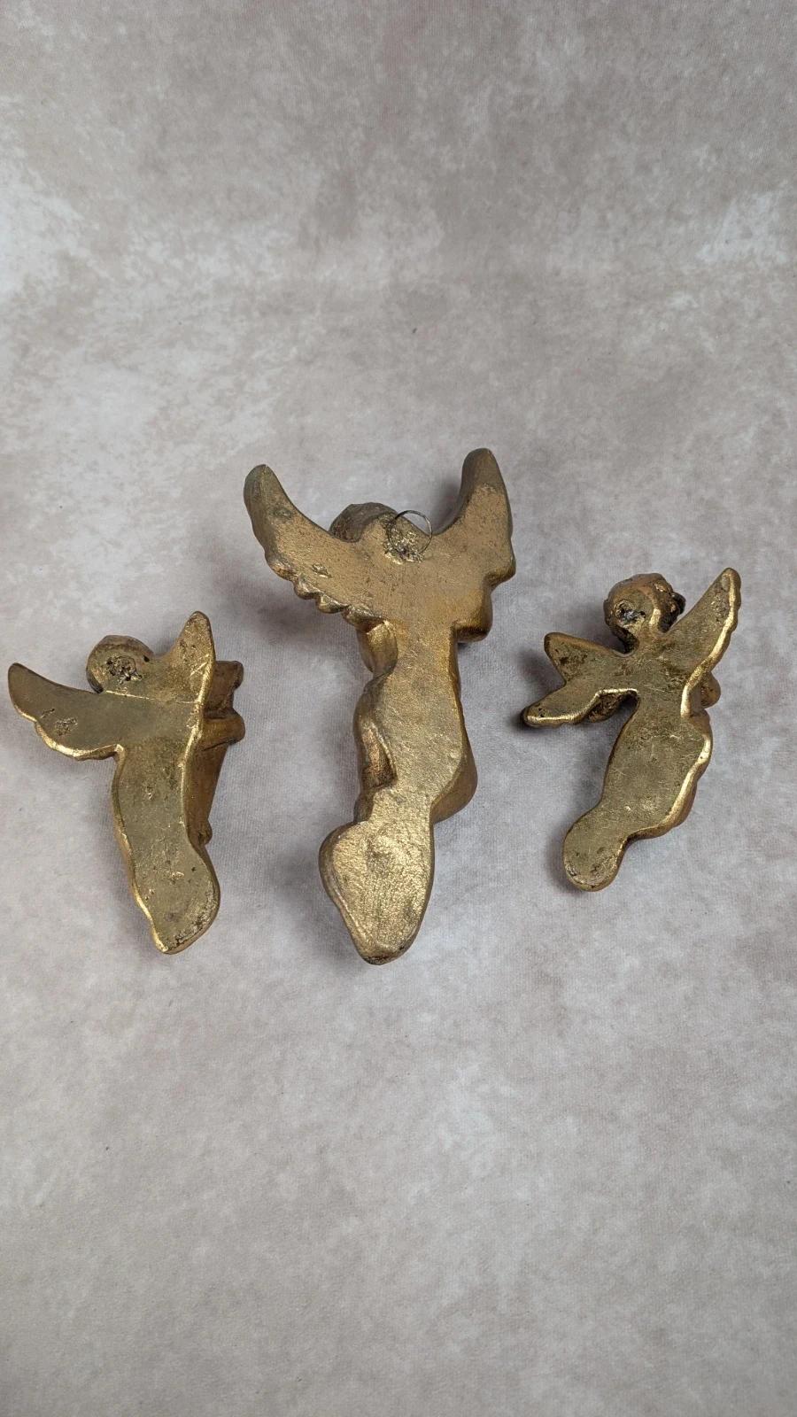 Lot de 3 anges musiciens muraux dorés en plâtre vintage