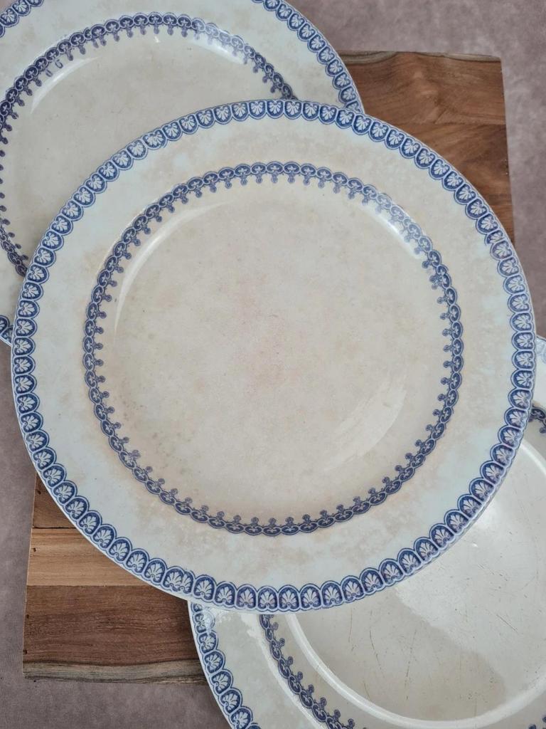 Lot de 3 grandes assiettes anciennes, W. Adams & Sons, décor Etruscan Border, Ère Victorienne