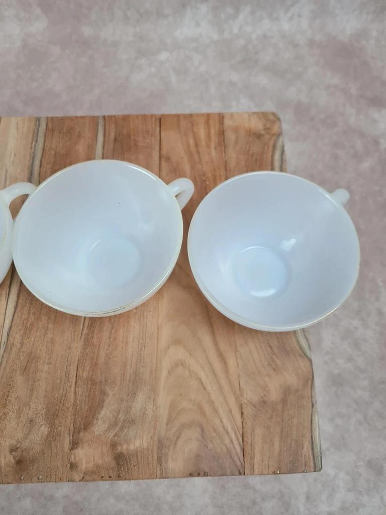 Lot de 4 grandes tasses & soucoupes Arcopal, blanc opale & liseré doré