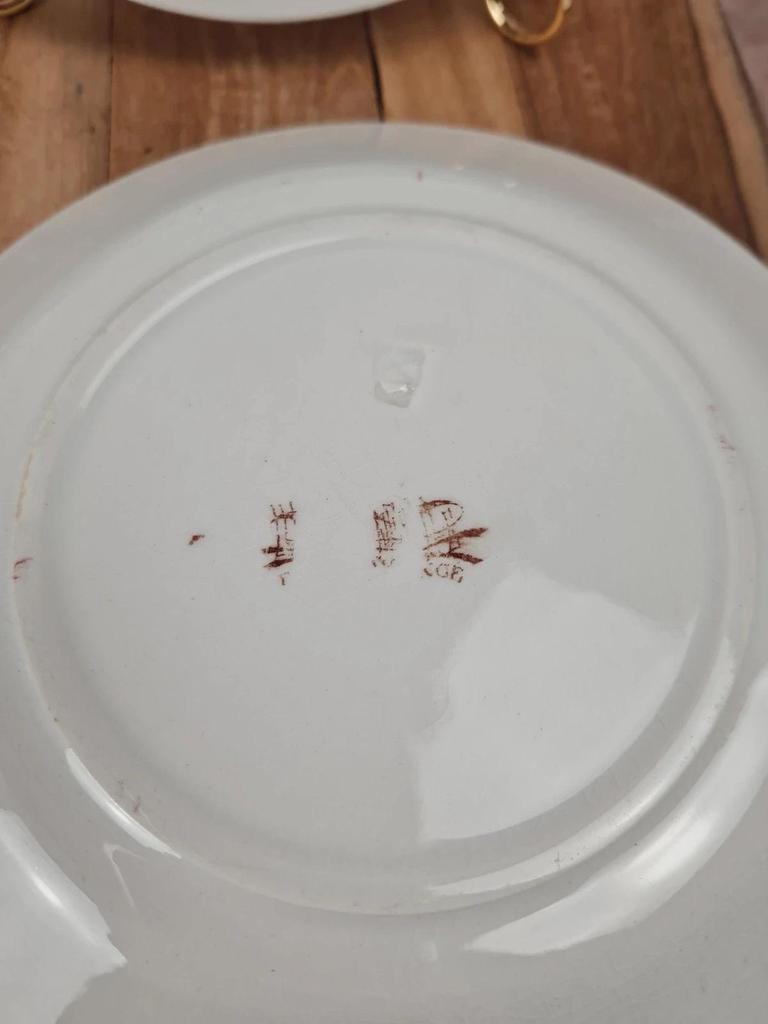 Lot de 4 petites assiettes anciennes Lunéville – décor floral rouge Art nouveau