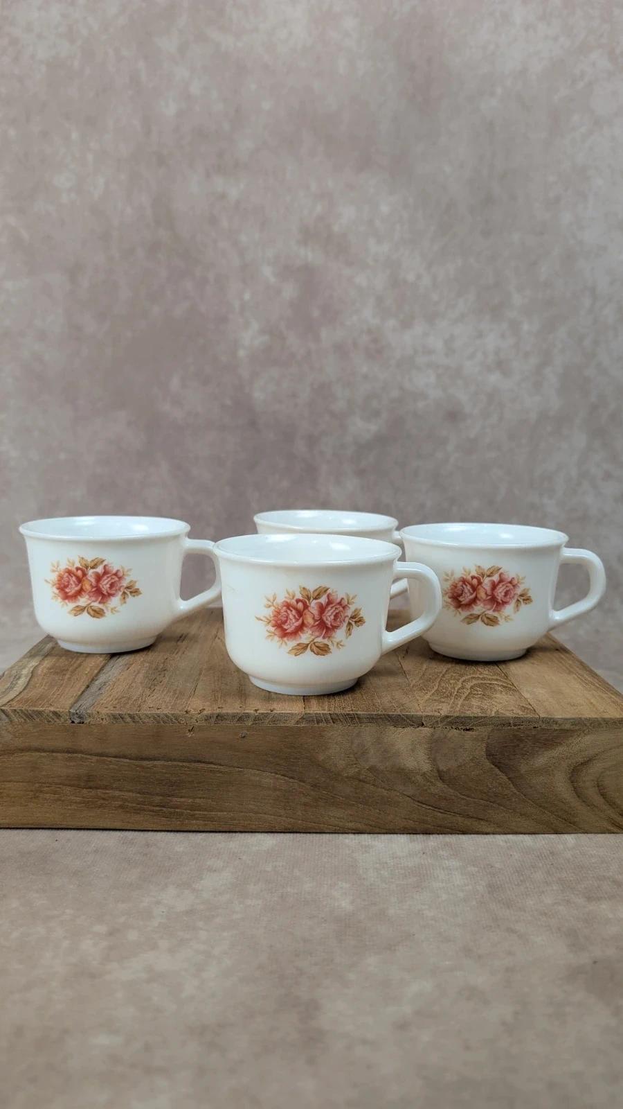 Lot de 4 tasses Arcopal vintage motif roses
