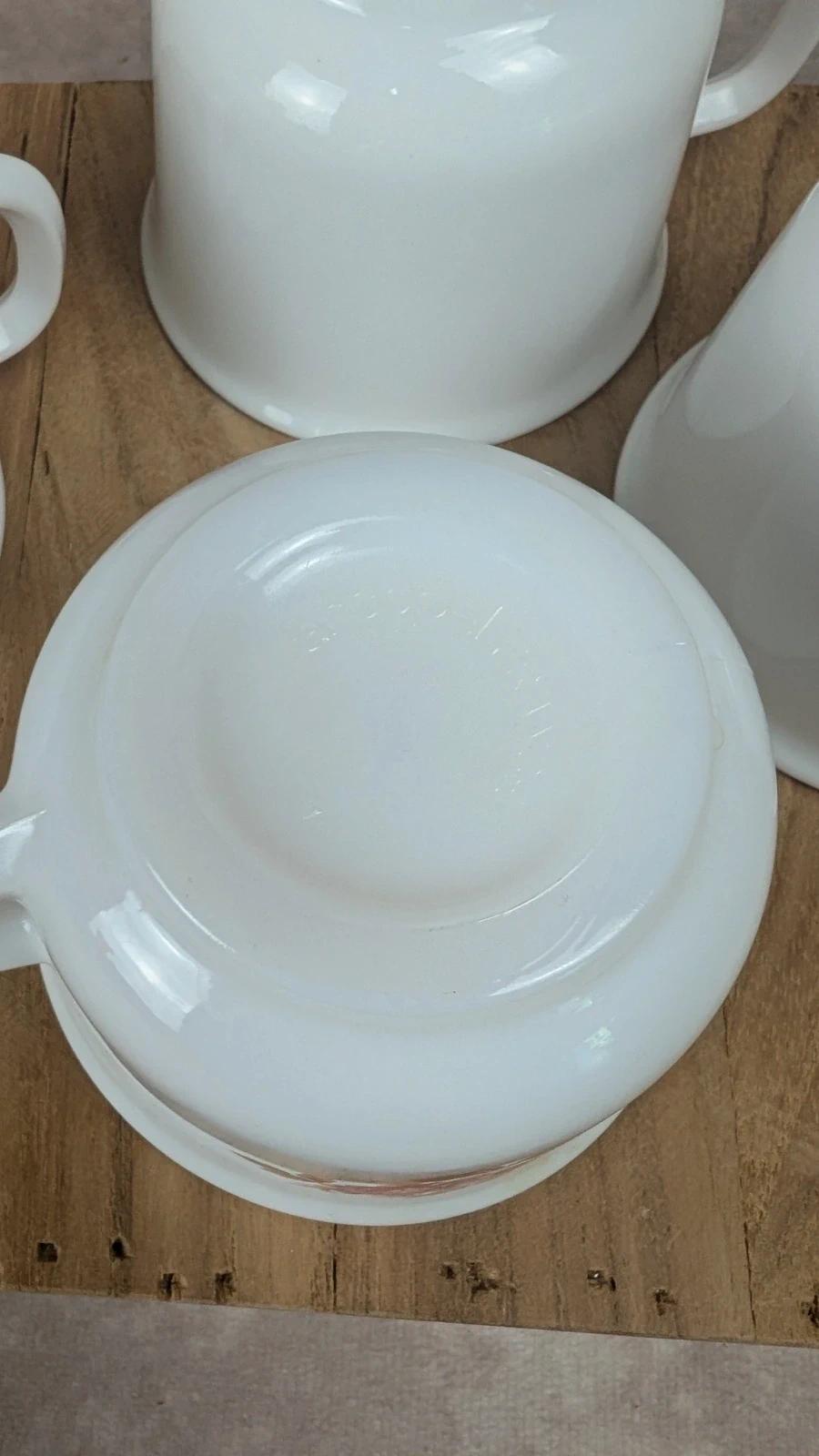 Lot de 4 tasses Arcopal vintage motif roses