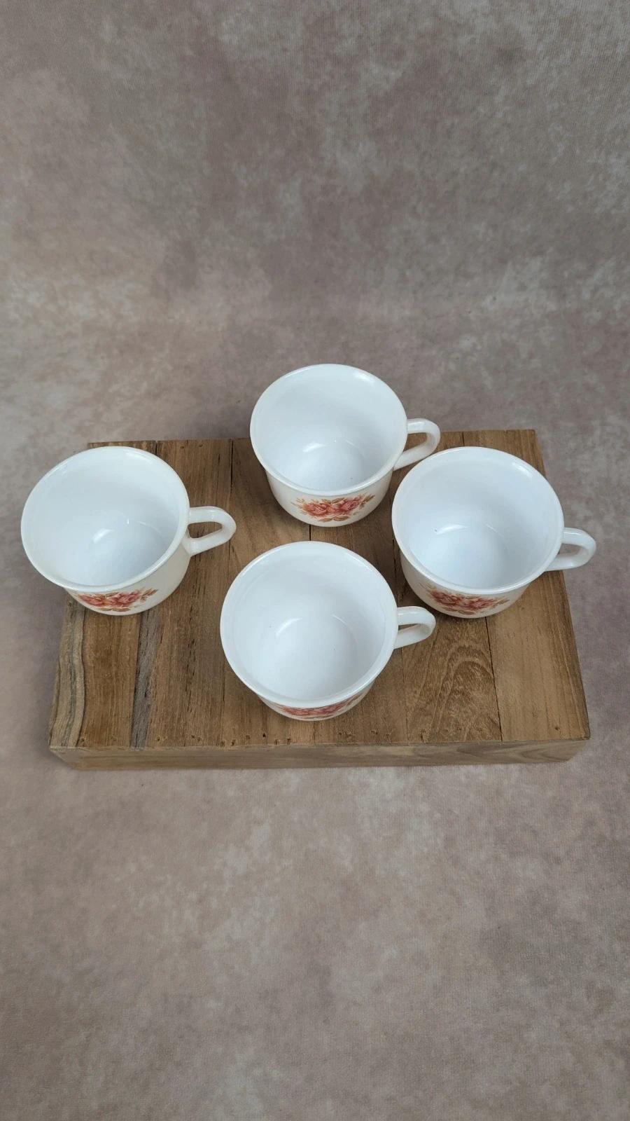Lot de 4 tasses Arcopal vintage motif roses