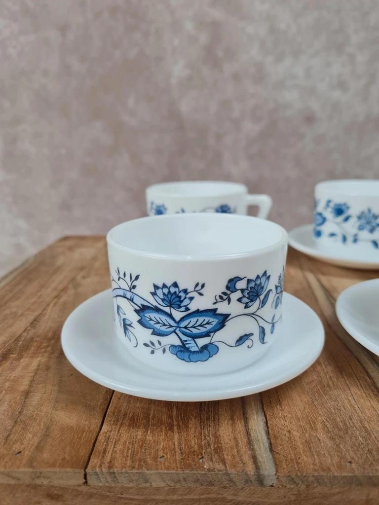 Lot de 4 tasses avec soucoupes Arcopal – modèle Aster bleu