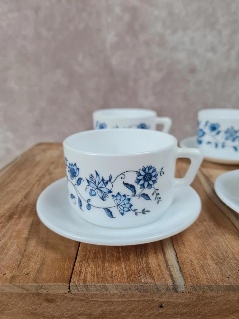 Lot de 4 tasses avec soucoupes Arcopal – modèle Aster bleu