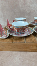 Lot de 4 tasses chinoises + soucoupes & cuillères – Décor asiatique rouge