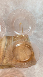 Lot de 5 assiettes en verre rose Véreco – vintage