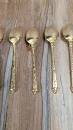 Lot de 6 petites cuillères anciennes dorées – décor fleuri