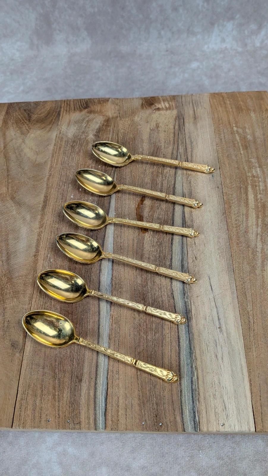 Lot de 6 petites cuillères anciennes dorées – décor fleuri