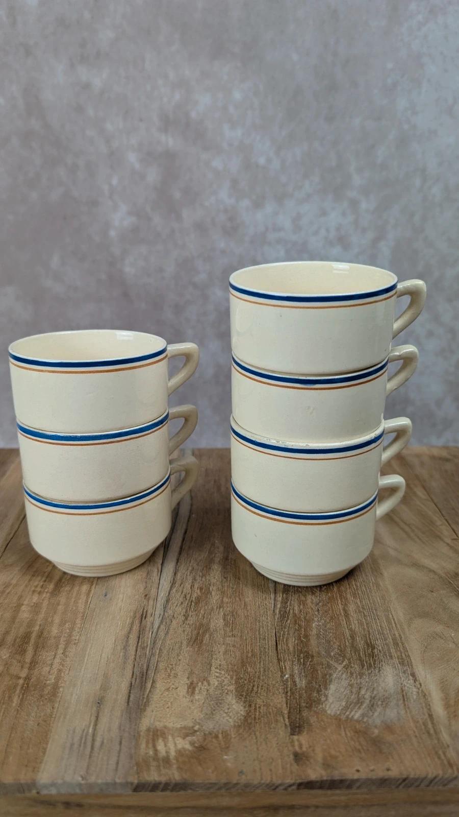 Lot de 7 tasses anciennes Moulin des Loups – Liserés bleu et ocre, charme rétro