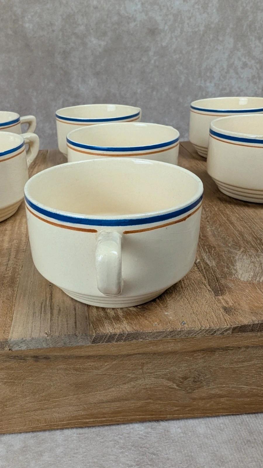 Lot de 7 tasses anciennes Moulin des Loups – Liserés bleu et ocre, charme rétro