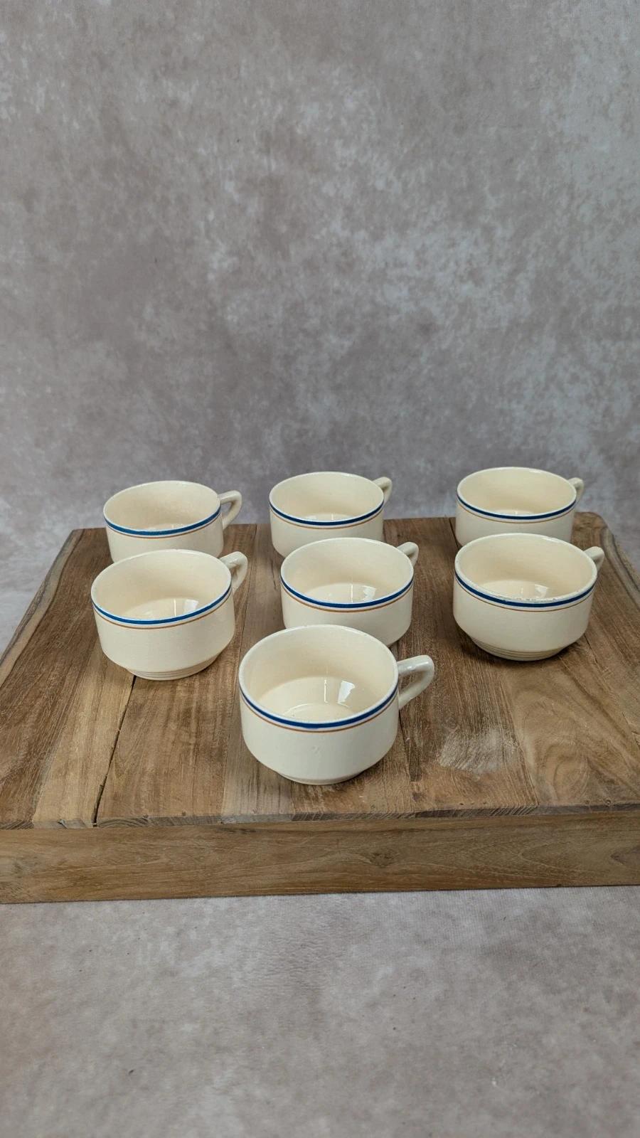 Lot de 7 tasses anciennes Moulin des Loups – Liserés bleu et ocre, charme rétro