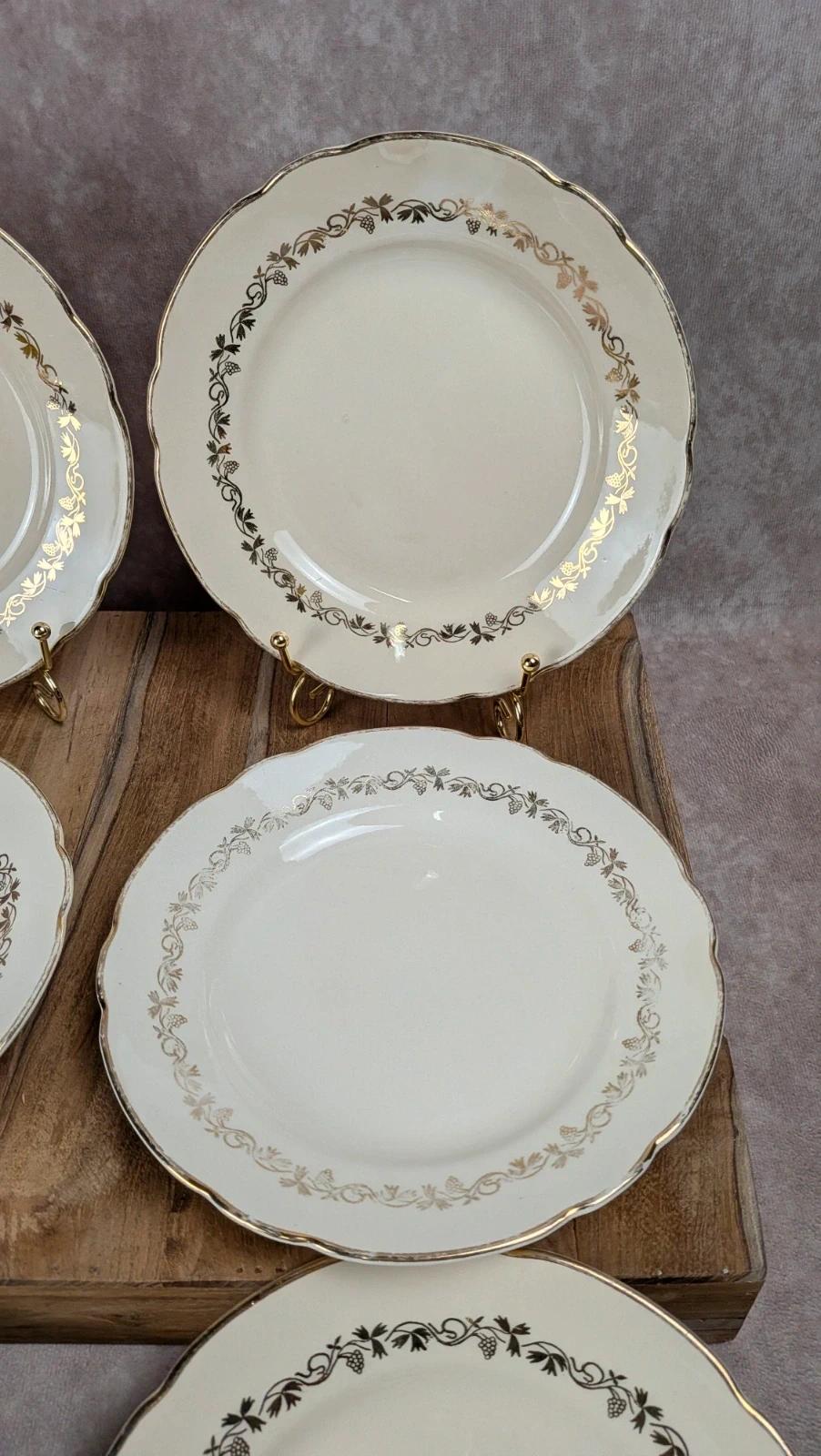 Lot de 8 assiettes à dessert anciennes Villeroy & Boch – frise dorée