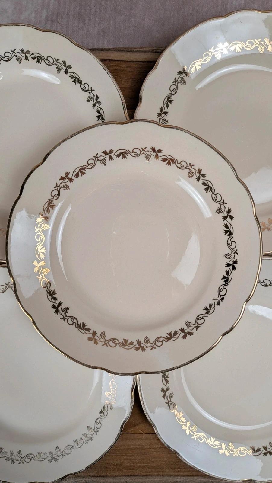 Lot de 8 assiettes à dessert anciennes Villeroy & Boch – frise dorée